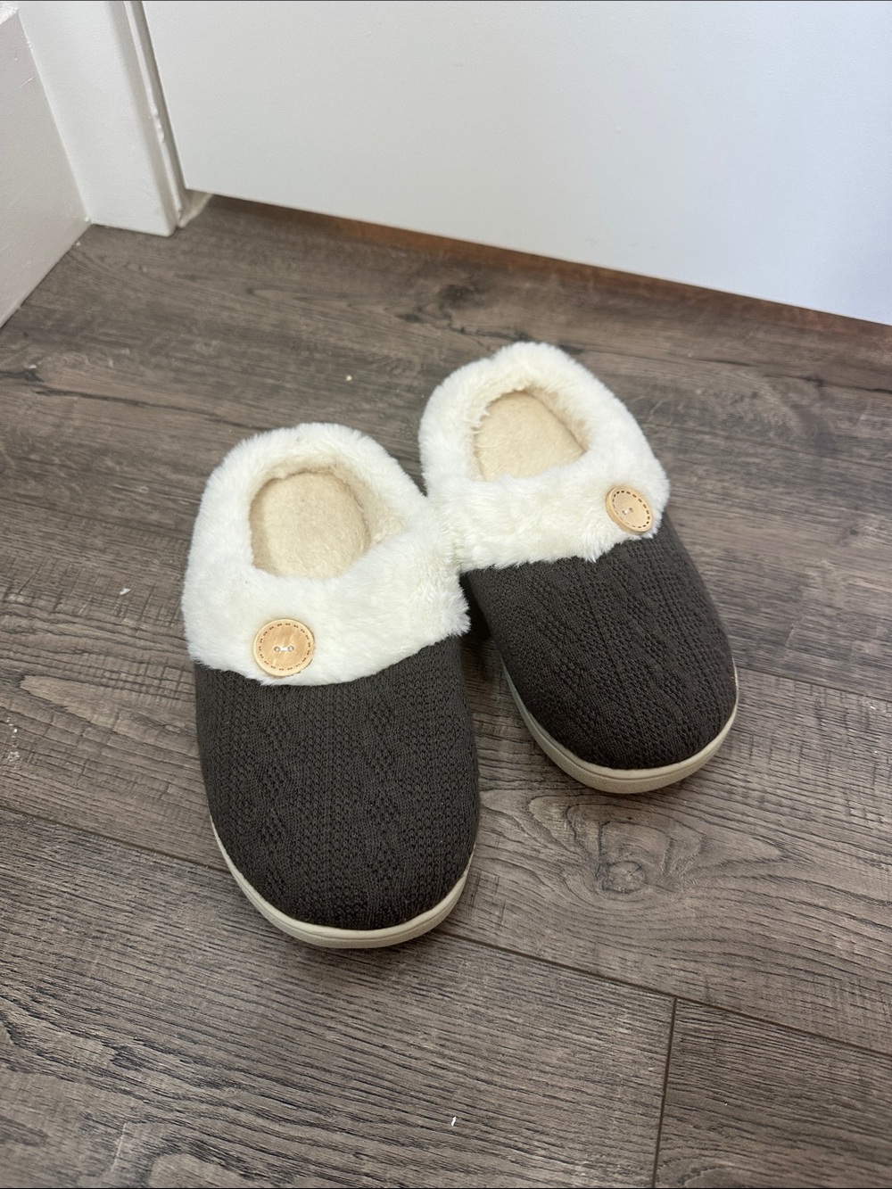 Gray Knit Slip-On Slippers with White Faux Fur Trim